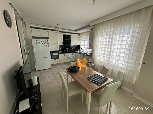 MERSİN HOME DAN MEZİTLİ MERKEZ MAHALLESİNDE LÜX SİTE İÇERİSİNDE 2.5+1 GENİŞ DAİRE - Görsel 2