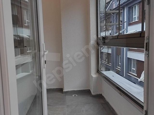 HALİT TURAN GAYRİMENKUL ***ESENLİ CADDESİ YAKINI 2+1 ARAKAT ASANSÖRLÜ İSKANLI 3 YILLIK BİNA *** - Görsel 5
