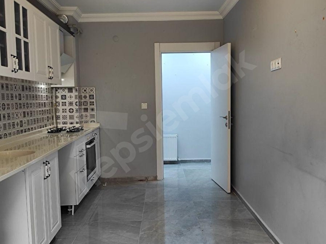 HALİT TURAN GAYRİMENKUL ***ESENLİ CADDESİ YAKINI 2+1 ARAKAT ASANSÖRLÜ İSKANLI 3 YILLIK BİNA *** - Görsel 6