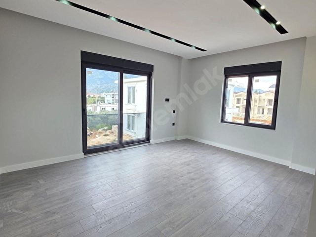DÖŞEMEALTI ÇIPLAKLIDA SATILIK LÜX 4+1 VİLLA - Görsel 8