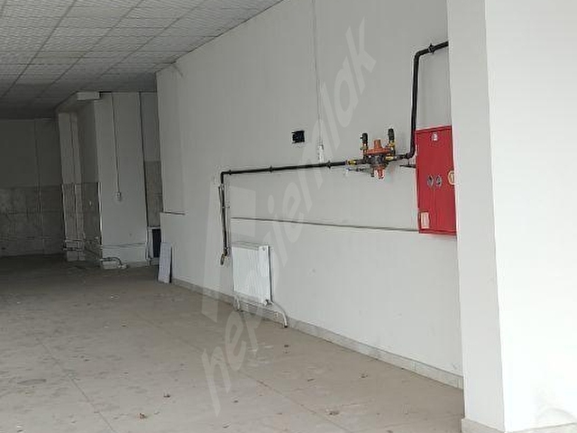 İncirliova AnaYol Üzerinde 223m² Kiralık Geniş Cepheli Dükkan - Görsel 13