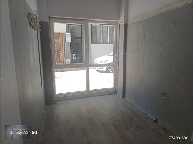 GÜZELYALIDA KÖŞE TUVALETLİ MUTVAKLI 32m KİRALIK DÜKKAN - Görsel 3