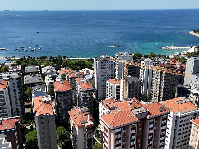 ERENKÖYDE CADDE VE DENİZ MANZARALI 225 M2 4+1 DAİRE - Görsel 5