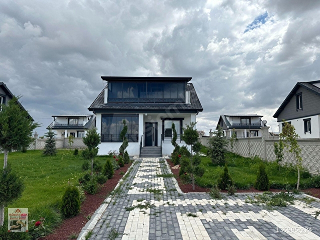 YAĞMUR EMLAKTAN SATILIK SAZLICADA 630m2 ARSA ÜZERİNDE LÜX VİLLA
