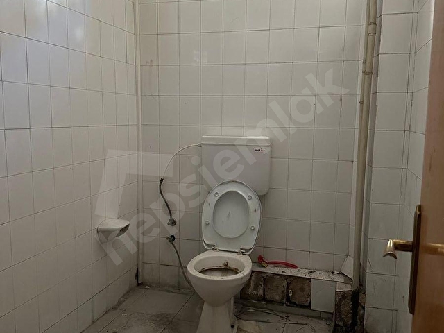 İNCİLİPINAR(DEĞİRMİÇEM) MAH. KIBRIS CAD.ÜZERİ SATILIK DÜKKAN - Görsel 10