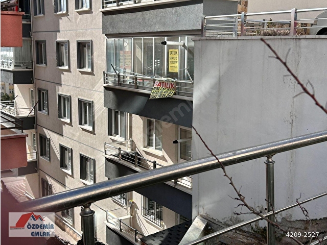Gölbaşı Şafak Mah.de Ara Kat Kısmı Göl manzaralı Genç Binada 2+1