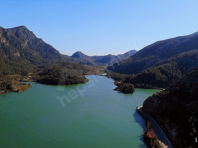 Göl ve doğa manzaralı satılık arazi - Görsel 9