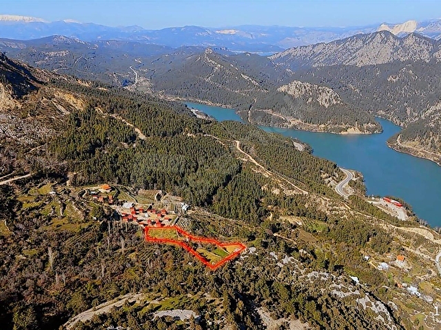 Göl ve doğa manzaralı satılık arazi - Görsel 2
