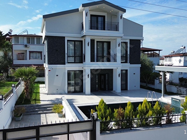 DENİZE 300 METRE , MODERN LÜX MÜSTAKIL VİLLA , ÖZEL HAVUZLU - Görsel 5