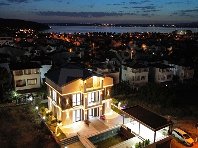 DENİZE 300 METRE , MODERN LÜX MÜSTAKIL VİLLA , ÖZEL HAVUZLU - Görsel 2