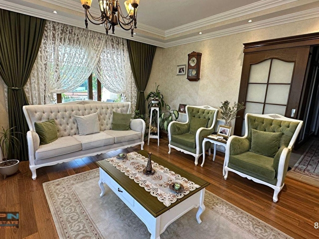 Marmaris Camiavlu Bölgesinde Müstakil Bahçeli Köşe Konum Trıpleks 5+1 Villa - Görsel 18