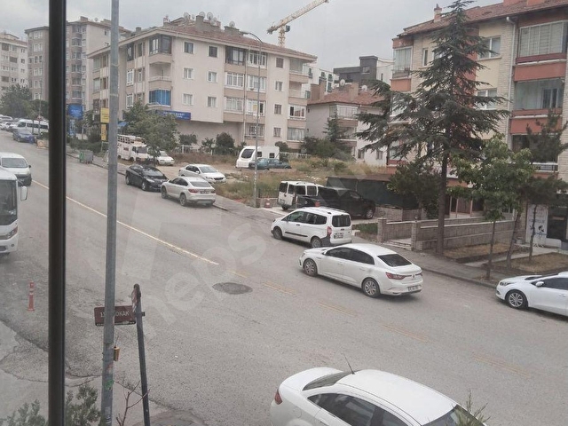 MERAL EMLAKTAN LİZBON CADDESİNDE MASRAFSIZ, FERAH 3+1 - Görsel 3