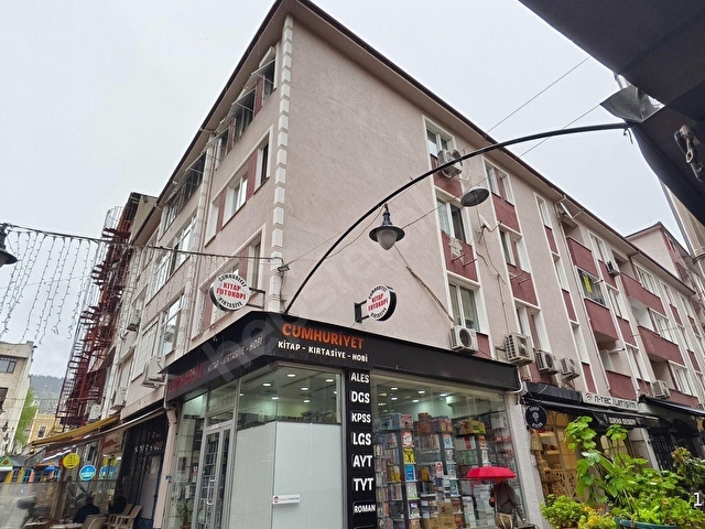 UĞUR ŞAHİNDEN İZMİT MERKEZDE SATILIK ARAKAT 3+1 14OM² DAİRE