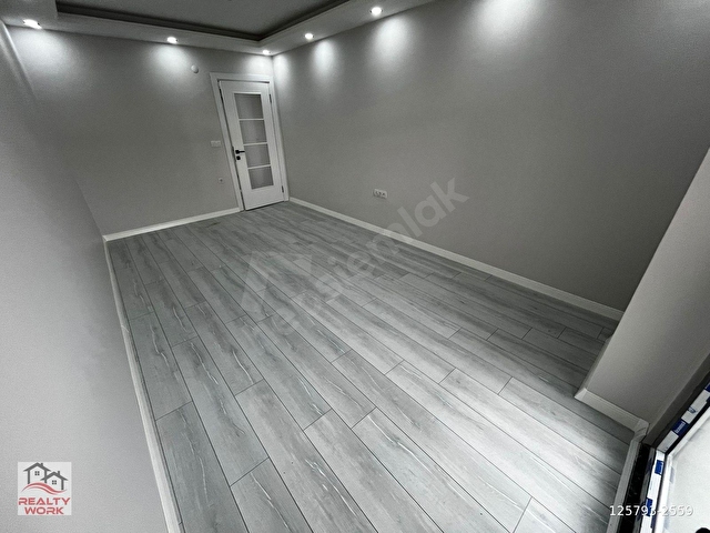 CADDE ÜZERİ,ÖNÜ AÇIK,YERDEN ISITMALI,MODERN 2+1 ARA KAT - Görsel 3