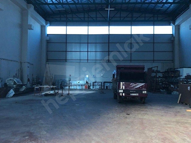 ATLASDAN KAZAN SARAY 1 DE 800 M2 KAPALI 200 M2 AÇIK ALAN 17 METRE TAVAN SATILIK FABRİKA - Görsel 2