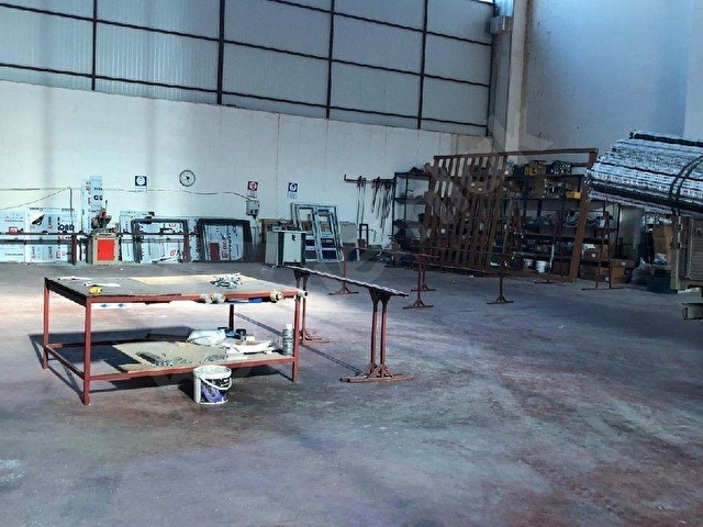 ATLASDAN KAZAN SARAY 1 DE 800 M2 KAPALI 200 M2 AÇIK ALAN 17 METRE TAVAN SATILIK FABRİKA - Görsel 4