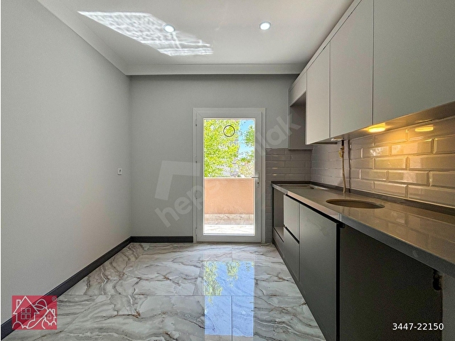 DİRECTTEN PRESTİJLİ YAPIDA, SIFIR, ARA KATTA, GENİŞ VE FERAH M2 ODALARA SAHİP, MODERN TASARIM 2+1!! - Görsel 2