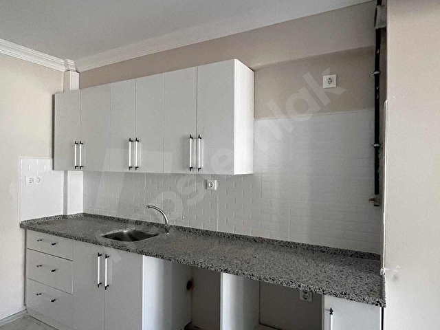 ERDEMİR CAD. ÖZDEMİR VE EREYLİN AVM YAKINI ÖN CEPHE KİRALIK 2+1 - Görsel 22