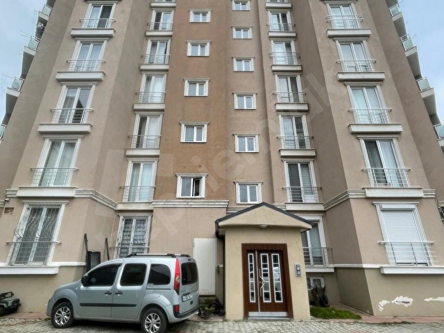 KURTKÖY MERKEZDE SATILIK İSKANLI 2+1 DAİRE...