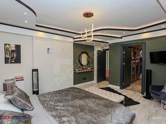ÇEKMEKÖY TAŞDELENDE SITE İÇERISINDE SATILIK TRIPLEKS 6+2 VILLA - Görsel 18