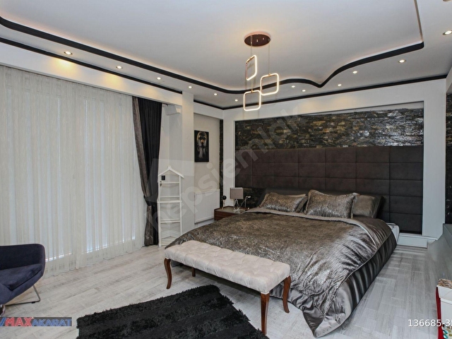 ÇEKMEKÖY TAŞDELENDE SITE İÇERISINDE SATILIK TRIPLEKS 6+2 VILLA - Görsel 17