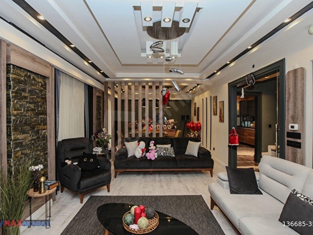 ÇEKMEKÖY TAŞDELENDE SITE İÇERISINDE SATILIK TRIPLEKS 6+2 VILLA - Görsel 8