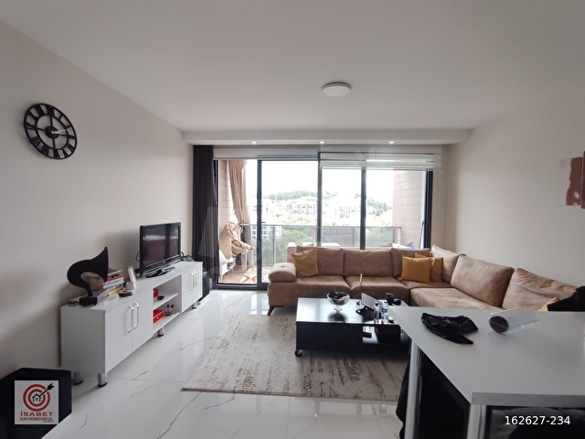 KUŞADASI QUEEN ADA SİTESİNDE EŞYALI SATILIK 1+1 DAİRE - Görsel 12