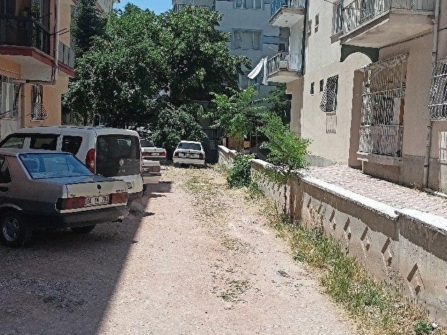 SİNCAN PLEVNEDE 3 KAT İMARLI HEMEN MÜTAHİT İLE ANLAŞILIR 6 DAİRELİK ARSAMIZ ACİLLLLL SATILIKTIR.
