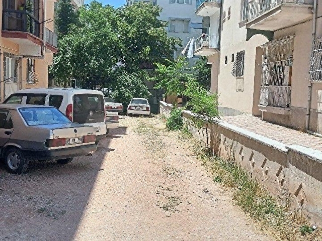 SİNCAN PLEVNEDE 3 KAT İMARLI HEMEN MÜTAHİT İLE ANLAŞILIR 6 DAİRELİK ARSAMIZ ACİLLLLL SATILIKTIR. - Görsel 3