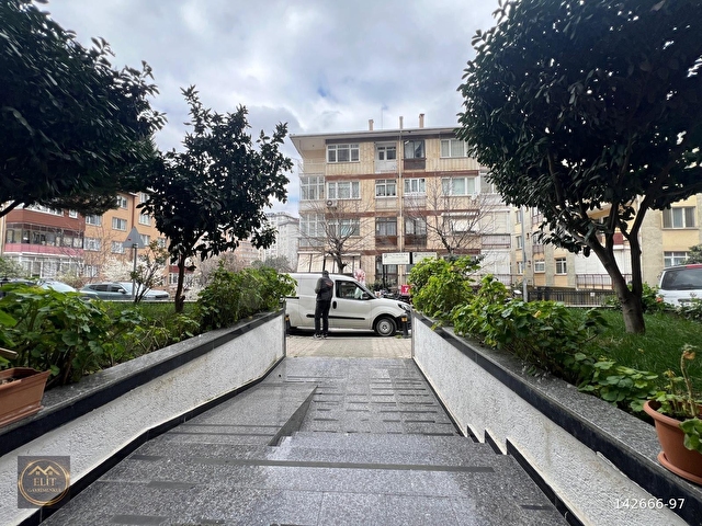 BOSTANCI SPORIUMA KOMŞU ARAKAT GENÇ BİNA AYRI MUTFAKLI 2+1 DAİRE
