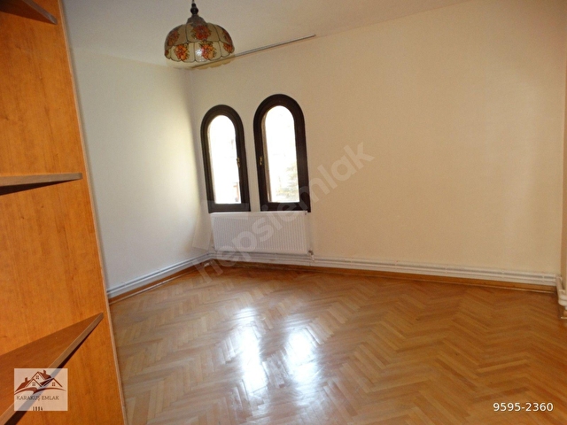BAHÇELİEVLERDE CENGİZHAN CAD.ÜZERİNDE   4+1 3.KAT. 200M2 KATTA TEK DAİRE ASANSÖRLÜ KARAKUŞTAN - Görsel 20