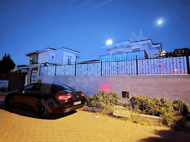 Alaçatıda Satılık Tam Müstakil 4+2 Müştemilatlı Villa - Görsel 4