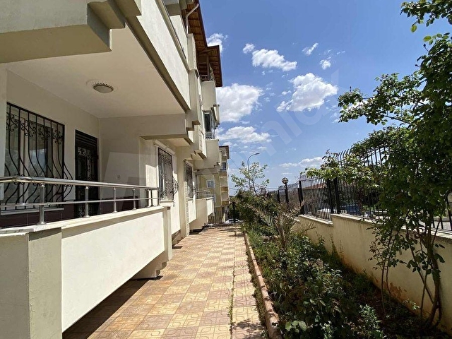 GÜVENEVLERDE ZİRVE VE MERKEZİ KONUMDA KOMPLE SATILIK BİNA - Görsel 14