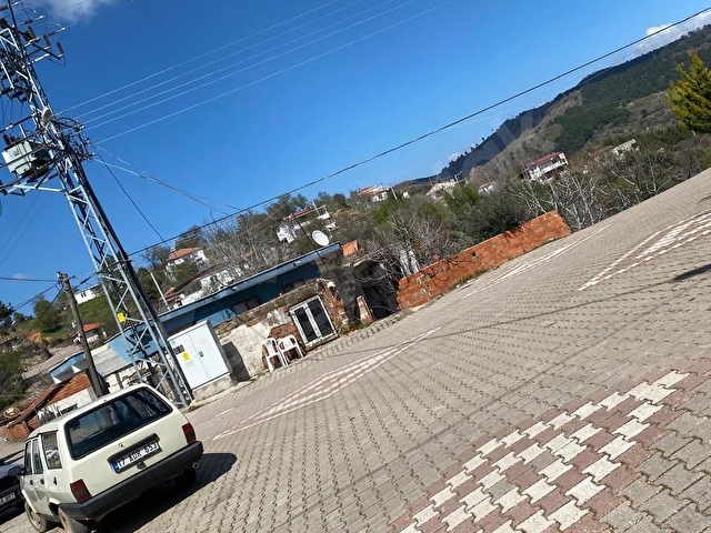 KÜÇÜKÇETMİ KÖYÜ’NDE KÖY İÇİNDE 254 m² ARSA İÇİNDE EV - Görsel 8