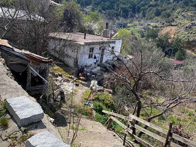 KÜÇÜKÇETMİ KÖYÜ’NDE KÖY İÇİNDE 254 m² ARSA İÇİNDE EV - Görsel 6