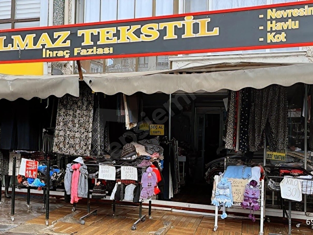 TIP FAKÜLTESİ CADDESİ ÜZERİNDE DEVREN KİRALIK GİYİM MAĞAZASI
