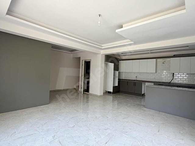 Merkezi Konumda, site içerisinde 3+1 Kiralık Villa - Görsel 15