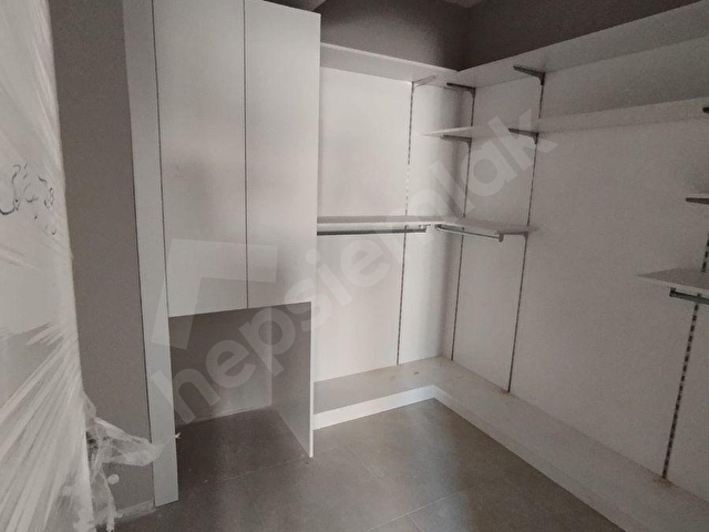 MÜKEMMEL LOKASYONDA SOSYAL YAŞAM ALANLI SİTEDE 4+1 SIFIR LÜKS DAİRE - Görsel 20
