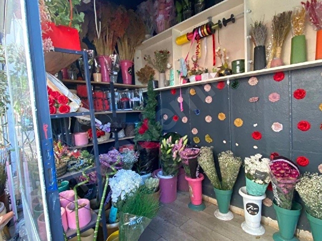 BAĞCILAR ÇİFTLİK MEYDAN DA DEVREN SATILIK ÇİÇEKCİ DÜKKANİ - Görsel 6