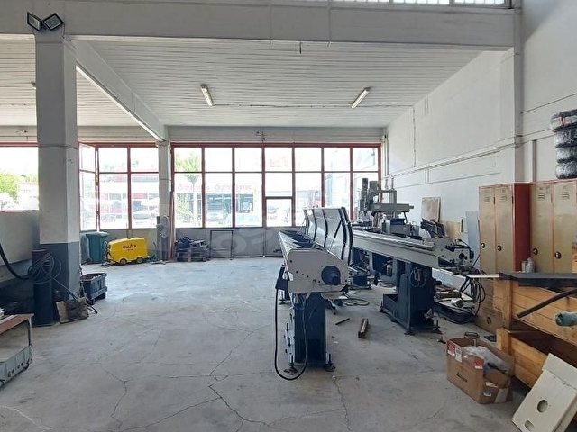 4. SANAYİNİN HAREKETLİ NOKTASINDA SATILIK FIRSAT 200 M2 DÜKKAN - Görsel 4