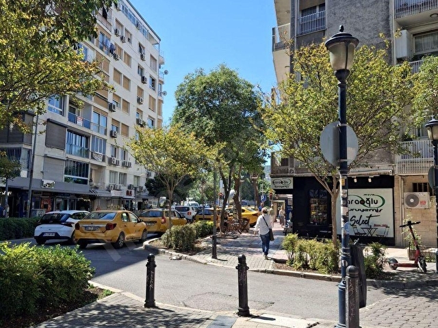 ALSANCAK İTALYAN SOKAKTA SIFIR BİNADA KİRALIK DÜKKAN - Görsel 11