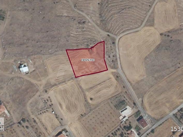Çevrilde GÖL MANZARALI 2.943m2 SATILIK TARLA