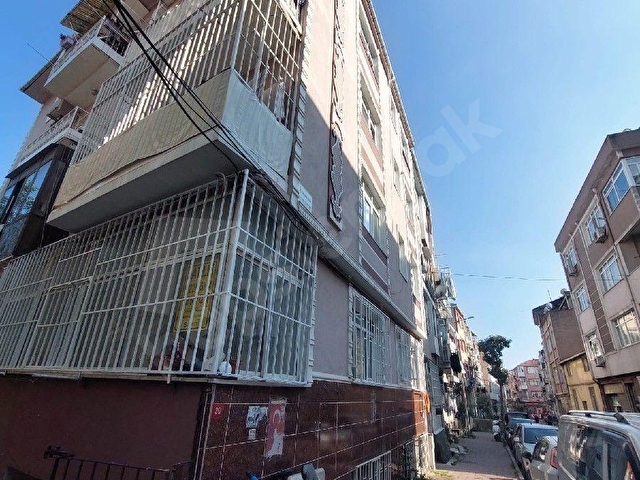 Mevlanakspı Başbakkal sok Satılık boş daire 2+1 Y.girş köşe dair Tramvay durağı 5 dakika yürüme m
