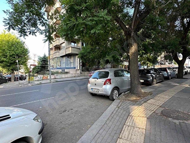 JÜPİTER GAYRİMENKULDEN TUNALI HİLMİ CADESİNDE ÖN CEPHE YAPILI EŞYASIZ KİRALIK 3+1 DAİRE - Görsel 7