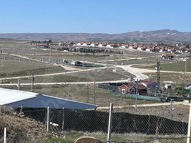 TEMELLİ GAZİDE TEL ÖRGÜLÜ İMARLI TEK TAPU VİLLA PARSELİ - Görsel 4