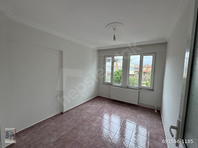 Burhaniye Ören’de Satılık Kaloriferli Çok Temiz 3+1Tripex Villa, Dilek Emlak’dan - Görsel 25