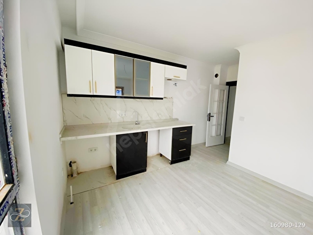 KÜÇÜKKAYAŞDA 2+1 ÖN CEPHE FIRSAT FİYATLI KAT MANZARALI DAİRE - Görsel 2