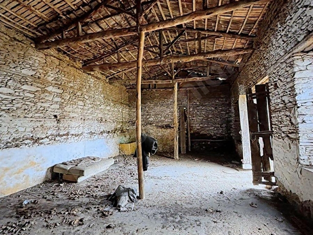 Ödemiş Ovakentte, Köyiçi imarlı, Yola Cepheli Ev ve Arsası - Görsel 13