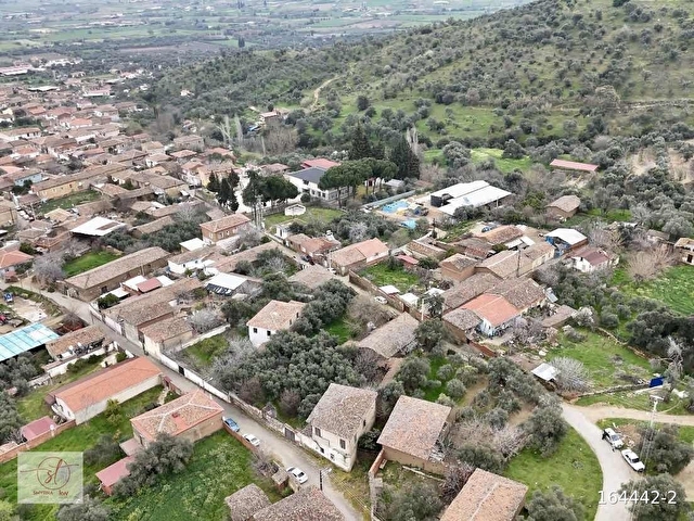 Ödemiş Ovakentte, Köyiçi imarlı, Yola Cepheli Ev ve Arsası - Görsel 14
