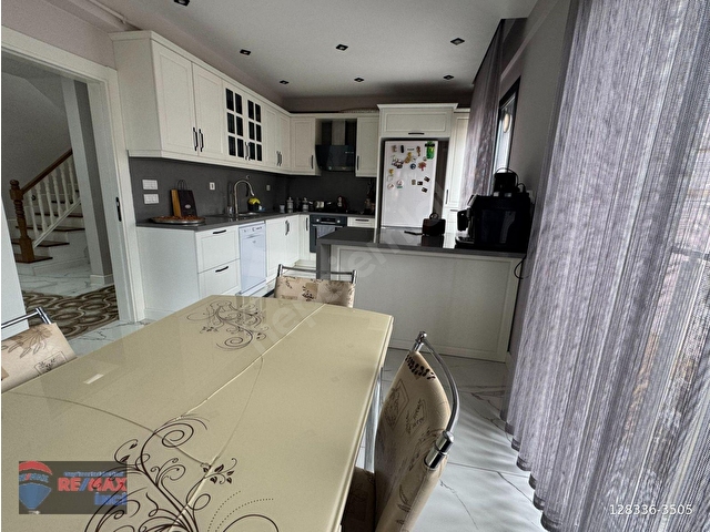 RE/MAX İNCİDEN TOYGAR MAH. OKULLAR BÖLGESİ SATILIK 4+1 DUBLEKS - Görsel 4